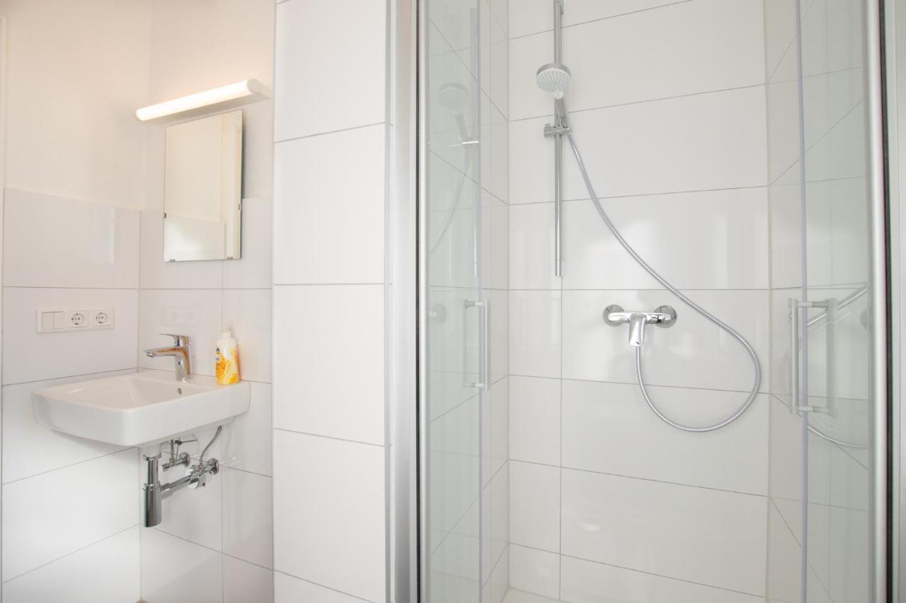 T&k - - 22 Min Messe Dus & Airport Dus *